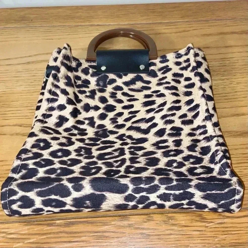 NWOT-leopard suede purse